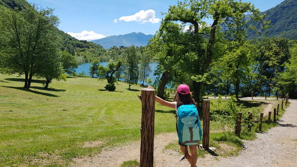 lago di tenno e la passeggiata intorno al lago escursione tenno bambini4