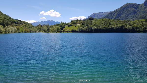 lago di tenno e le sue acque turchesi escursione tenno bambini6