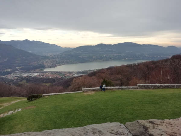 passeggiata basilica san pietro monte