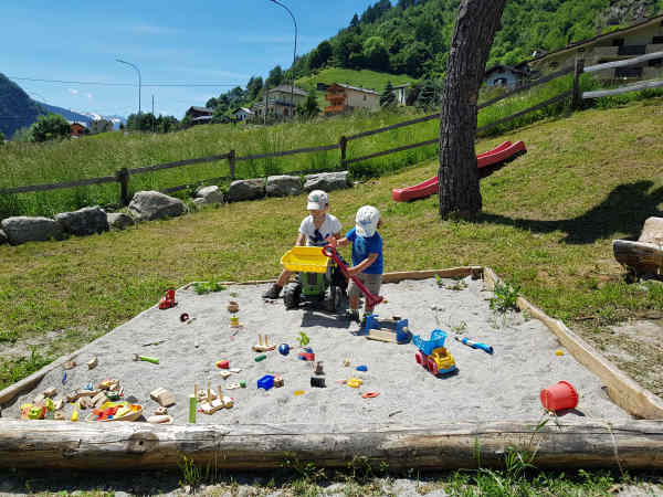 val tartano bambini giochi
