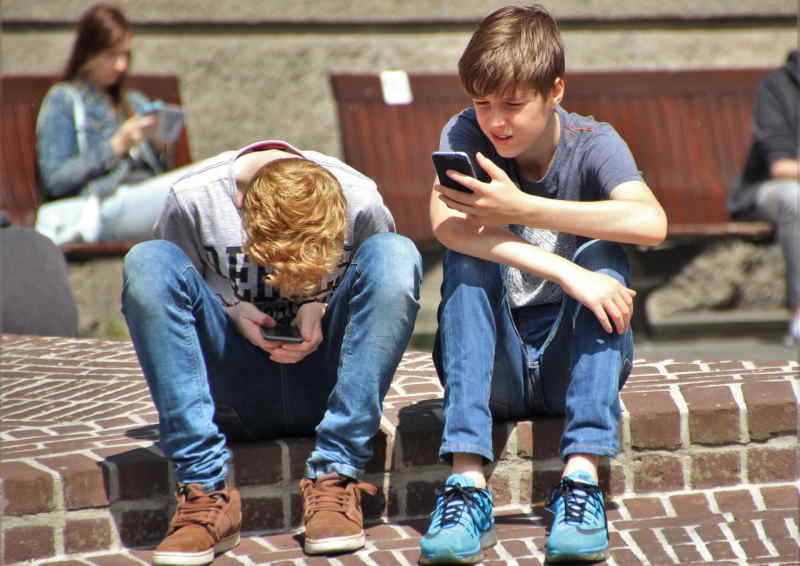 bambini cellulare età giusta