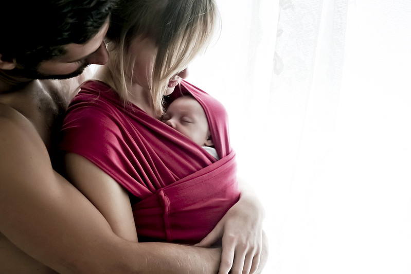 Benefici babywearing